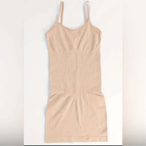 💛💛🌼NEW BUNDLE Stunning Body Sculpting Lingerie - Women's Shapewear. - Picture 12 of 13